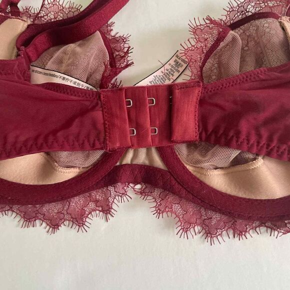 Victoria's Secret Dream Angels Push Up without Padding Red Lace Bra Size 32DD - Picture 4 of 7